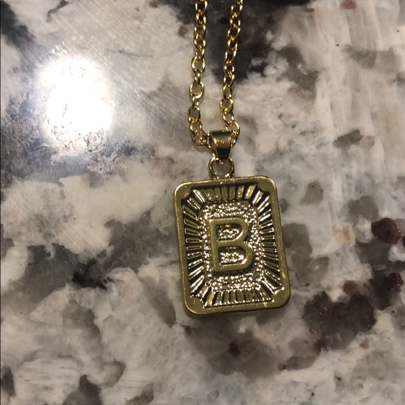 Initial Letter necklace - Picture 6 of 11